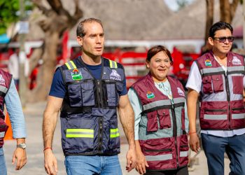 Refuerzan mantenimiento urbano con jornada emergente de bacheo en Tulum