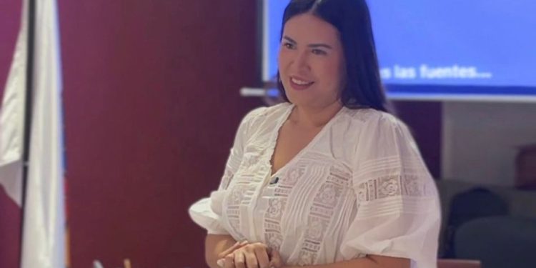 Anahí González impulsa inglés gratuito para jóvenes en Cancún como eje de la Revolución del Bienestar