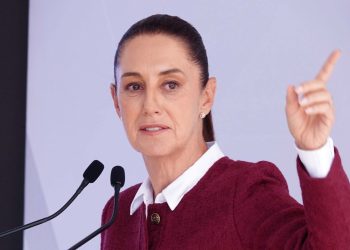 Sheinbaum niega imposiciones en Morena y defiende método de encuestas para candidaturas