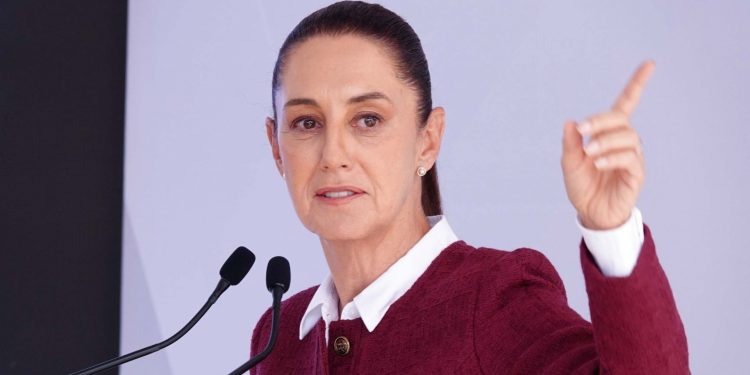 Sheinbaum niega imposiciones en Morena y defiende método de encuestas para candidaturas