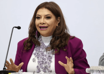 Clara Brugada propone a medios reducir la «nota roja» para mejorar la percepción de seguridad