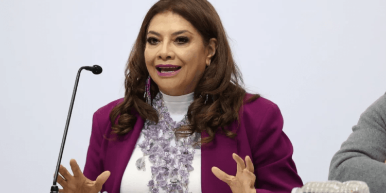 Clara Brugada propone a medios reducir la «nota roja» para mejorar la percepción de seguridad