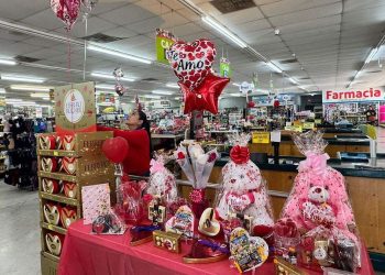 Comerciantes afinan preparativos por ventas del Día del Amor y la Amistad en Cancún