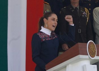 Sheinbaum respalda su iniciativa electoral pese a críticas de aliados políticos