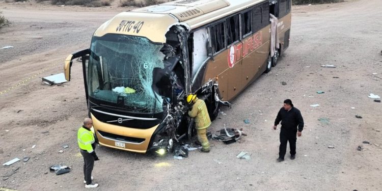 Fatal accidente carretero en Sonora deja cuatro fallecidos y 25 heridos