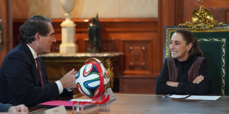 Coca-Cola confirma inversión multimillonaria en México tras encuentro con Sheinbaum