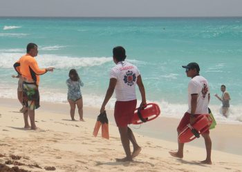Cancún busca contratar más guardavidas para reforzar seguridad en Semana Santa