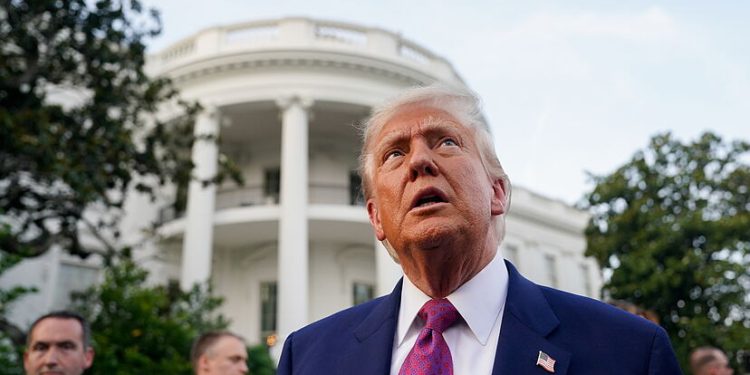 Trump confía en respaldo de Israel a posible acuerdo con Irán; Teherán niega negociaciones