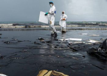 Mancha de crudo en el Golfo genera alarma ambiental en costas de Campeche