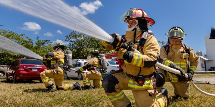 DESDE TULUM, SE IMPULSA LA PROFESIONALIZACIÓN DE BOMBEROS EN LA REGIÓN