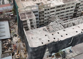 Colapso de edificio en demolición deja un muerto y varios afectados en la Ciudad de México