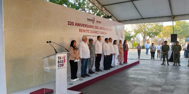 Conmemoran en Tabasco el natalicio de Benito Juárez y destacan su legado social