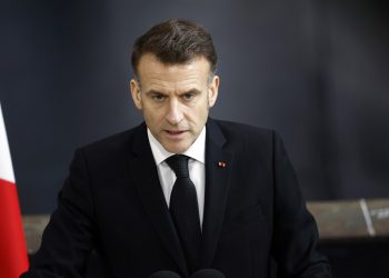 Macron descarta que Francia participe en guerra contra Irán