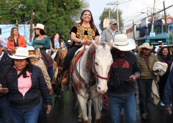 Clara Brugada presenta obras de transformación en San Gregorio Atlapulco, Xochimilco: iluminación, rescate identitario e inversión de 500 MDP en Plan Hídrico, encabezan resultados