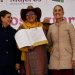 Clara Brugada y Claudia Sheinbaum entregan certificados agrarios a campesinas para reconocerlas jurídicamente y reivindicar sus derechos históricos