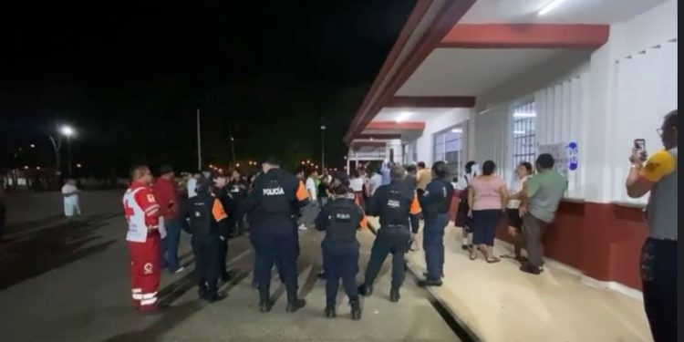 Anuncian ‘Operativo Mochila’ tras intoxicación de alumnas en secundaria de Playa del Carmen