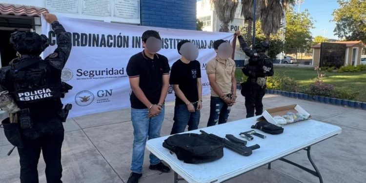 Detienen a cuatro hombres en Culiacán por robo, armas y drogas