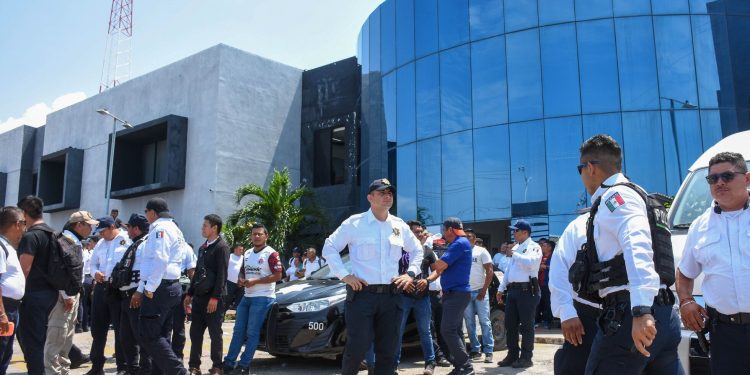 Policías de Campeche cumplen dos años en resistencia y denuncian nuevas represalias