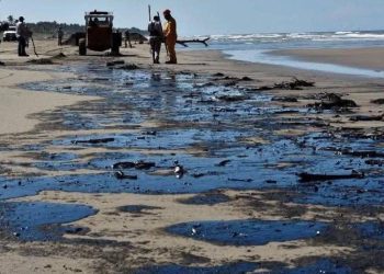 Derrame en el Golfo de México habría iniciado desde febrero, denuncian ONG