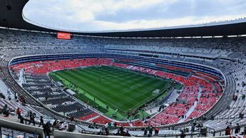 Muere aficionado en el Estadio Azteca previo al México vs. Portugal