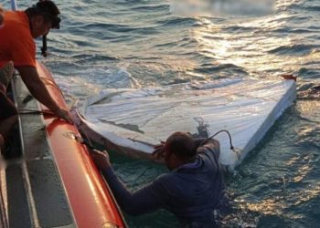 Armada de México rescata a cuatro personas a la deriva en costas de Campeche