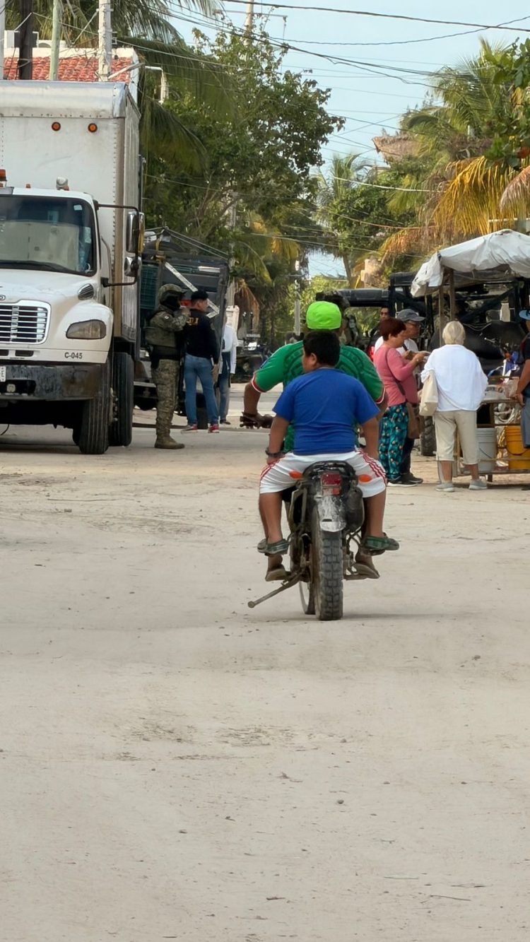 Nuevamente fuerzas Federales toman control de #Holbox, la entrega de Nivardo Mena al crimen es evidente para el #GobiernodeMexico
