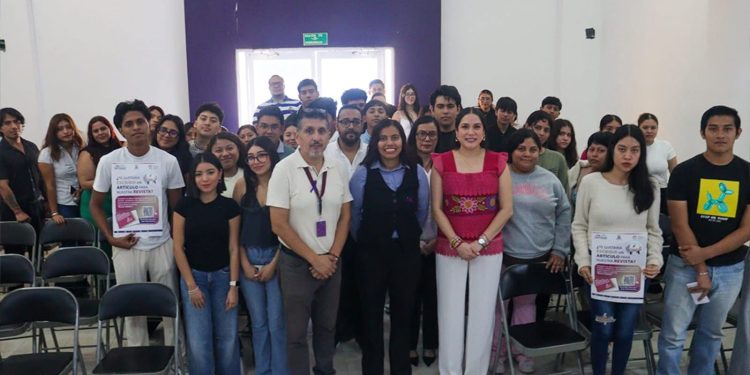 Magistrada Claudia Ávila Graham imparte plática en la Universidad del Sur sobre los derechos político-electorales de las mujeres jóvenes