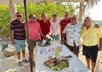 Nivardo Mena celebra cumpleaños, con brutal saqueo y entrega del municipio a la delincuencia.