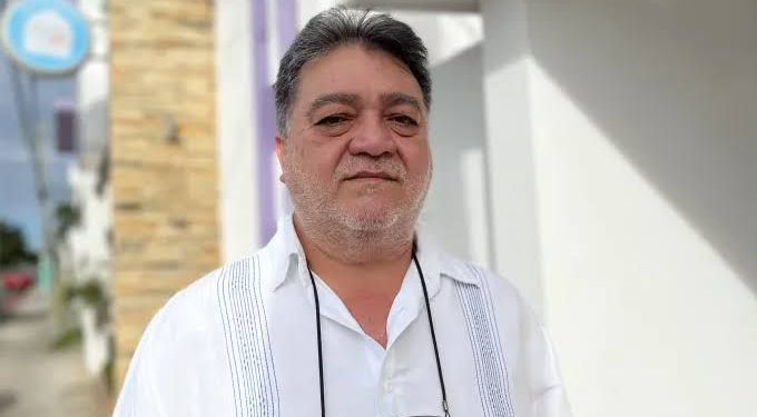 Renuncia Pedro Flota Alcocer a 40 años de militancia partidista en el PRI.