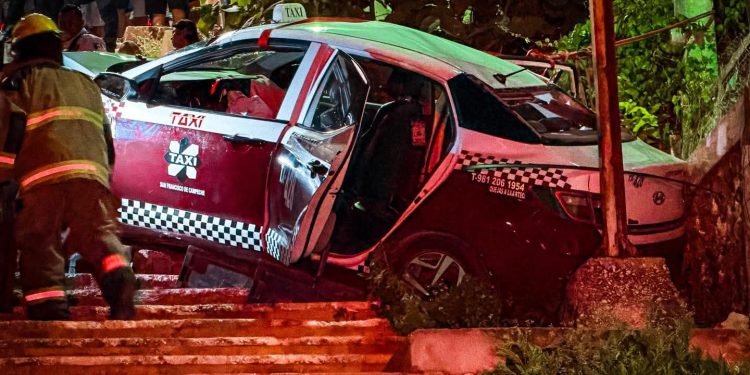Taxista se accidenta tras presunta huida de la policía en Campeche