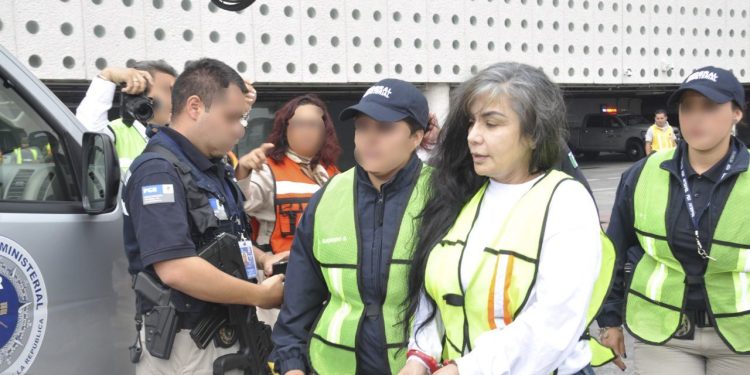 FGR devuelve inmuebles a Sandra Ávila Beltrán tras resolución judicial