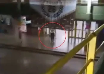 Alumno mata a compañero y hiere a dos más en escuela de Argentina