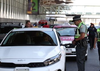 Guardia Nacional inicia operativos en el AICM contra taxis de aplicación