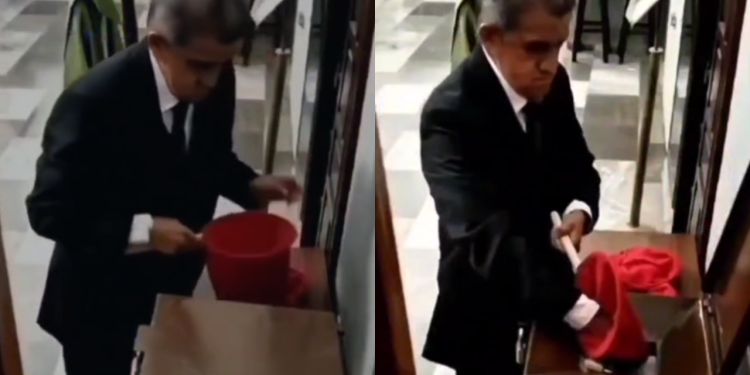 Captan a presunto colaborador de catedral en Puebla tomando dinero de limosna