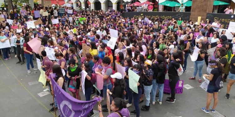 Convocan colectivos a marcha feminista incluyente por el 8M en Tabasco