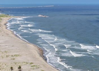 Invita gobernador a disfrutar playas de Tabasco en Semana Santa