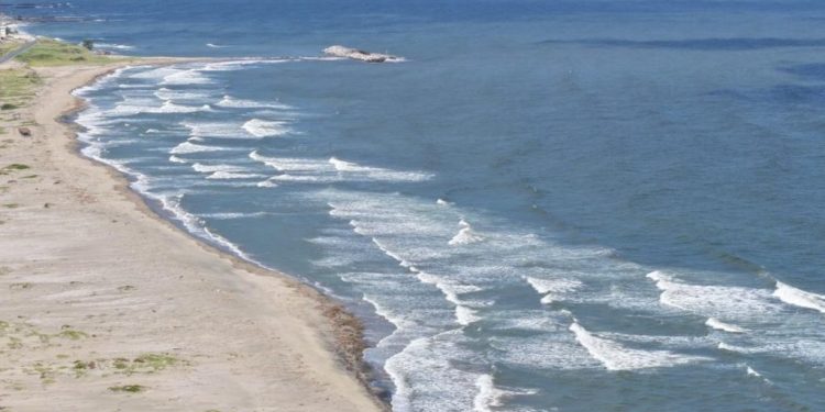 Invita gobernador a disfrutar playas de Tabasco en Semana Santa