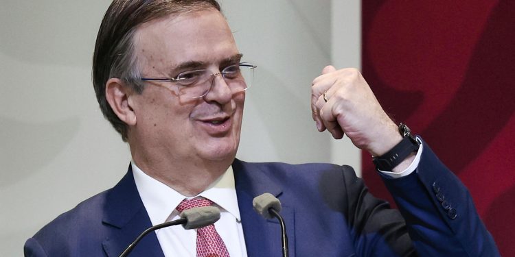 Ebrard viaja a EE.UU. para iniciar revisión del T-MEC