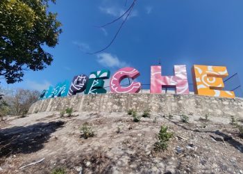 Rehabilitan letras monumentales del mirador Benito Juárez en Campeche
