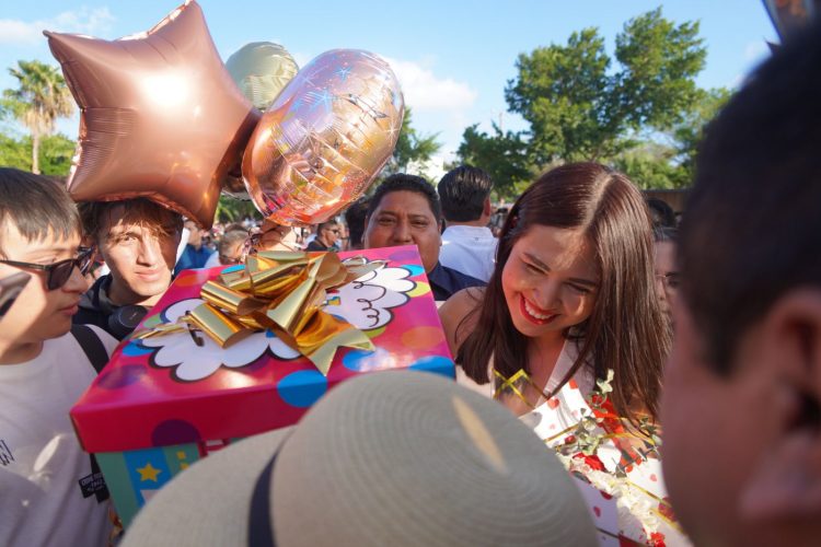 La senadora Anahi González recibe el cariño de compañeros y amigos de todo el estado, por motivo de su cumpleaños.