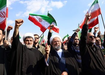 Irán amenaza con ataques “devastadores” contra EU e Israel; advierte “humillación y derrota”