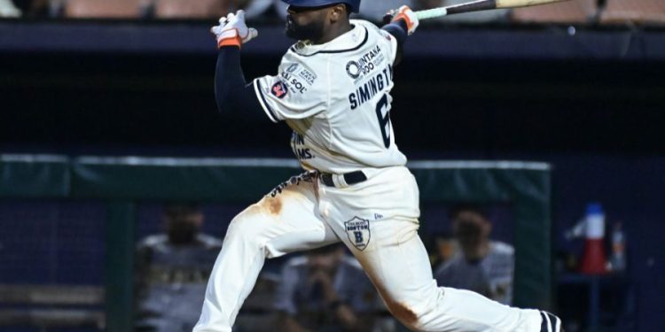 Los Tigres de Quintana Roo derrotaron 6-2 a los Leones de Yucatán en Cancún, en un juego dedicado a niñas y niños