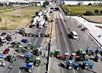 Gobierno federal llama al diálogo tras bloqueos de transportistas y productores