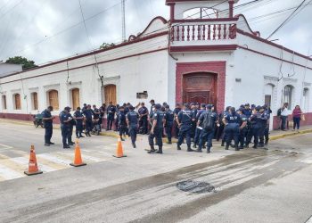 Policías de Jonuta mantienen paro; exigen cumplimiento de homologación salarial