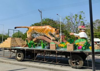 Llegan los primeros carros alegóricos a Villahermosa rumbo al desfile