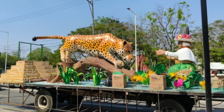Llegan los primeros carros alegóricos a Villahermosa rumbo al desfile