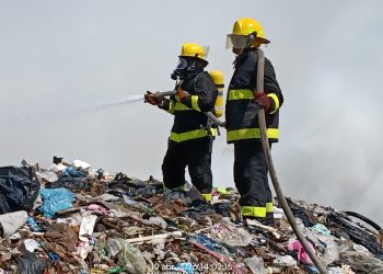 Marina apoya en control de incendio en zona turística de Champotón