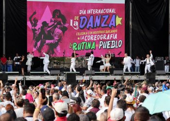La Rutina del Pueblo convirtió al Zócalo capitalino en mega pista de baile