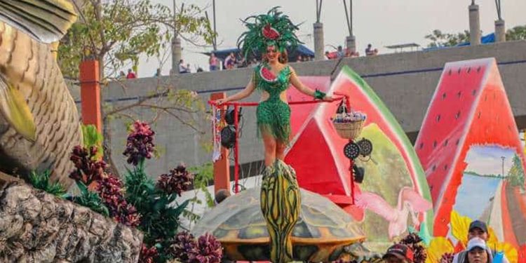 Listo operativo de seguridad para desfile de carros alegóricos en Tabasco