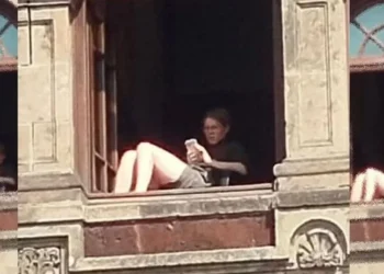 Renuncia funcionaria de Hacienda tras polémica en Palacio Nacional